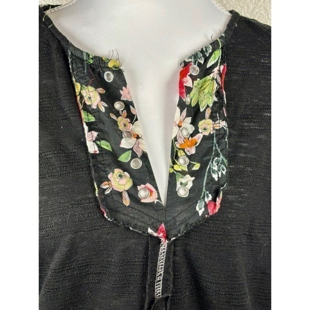 POL Womens Large Black Floral Star Patch Raw Hem Boho‎ Distressed Oversized Top - Picture 3 of 16